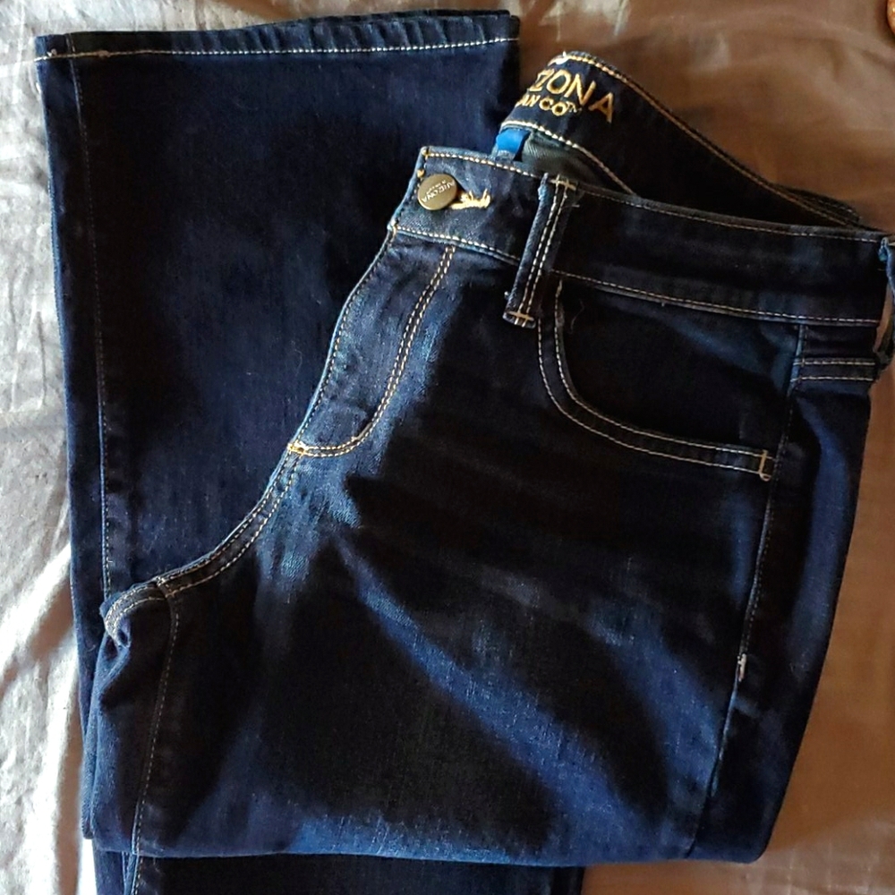 ARIZONA JEAN CO. Size 7